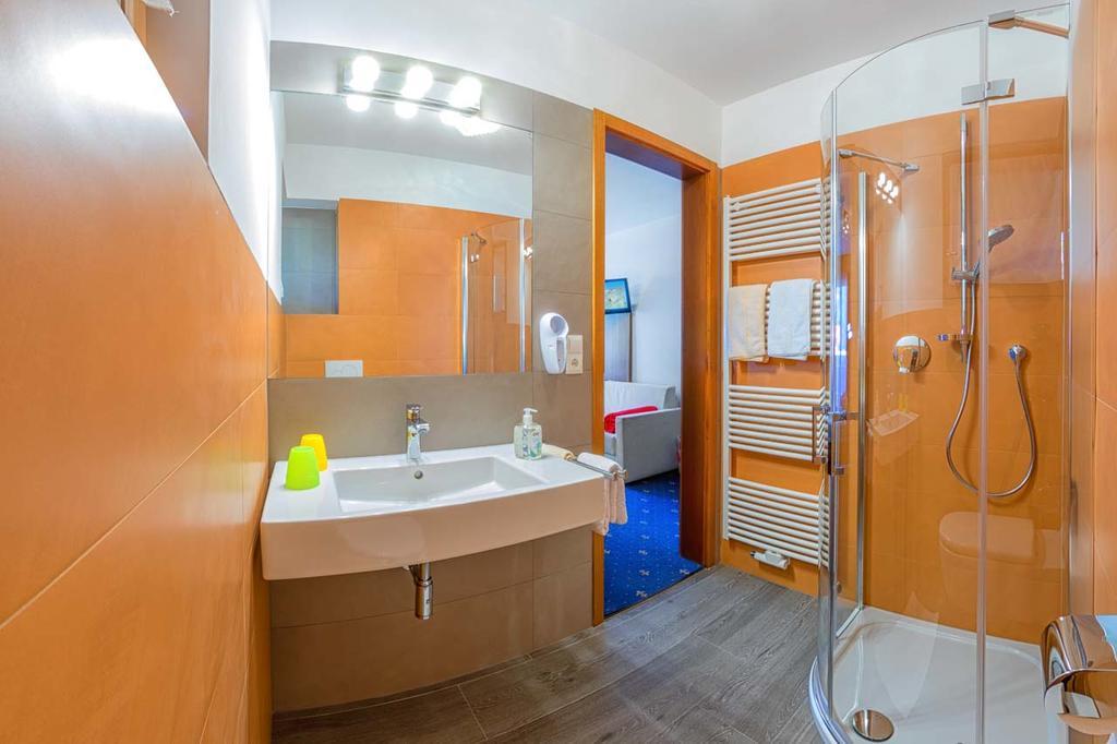 לאצ'ס Garni - Hotel Rinner Julia מראה חיצוני תמונה